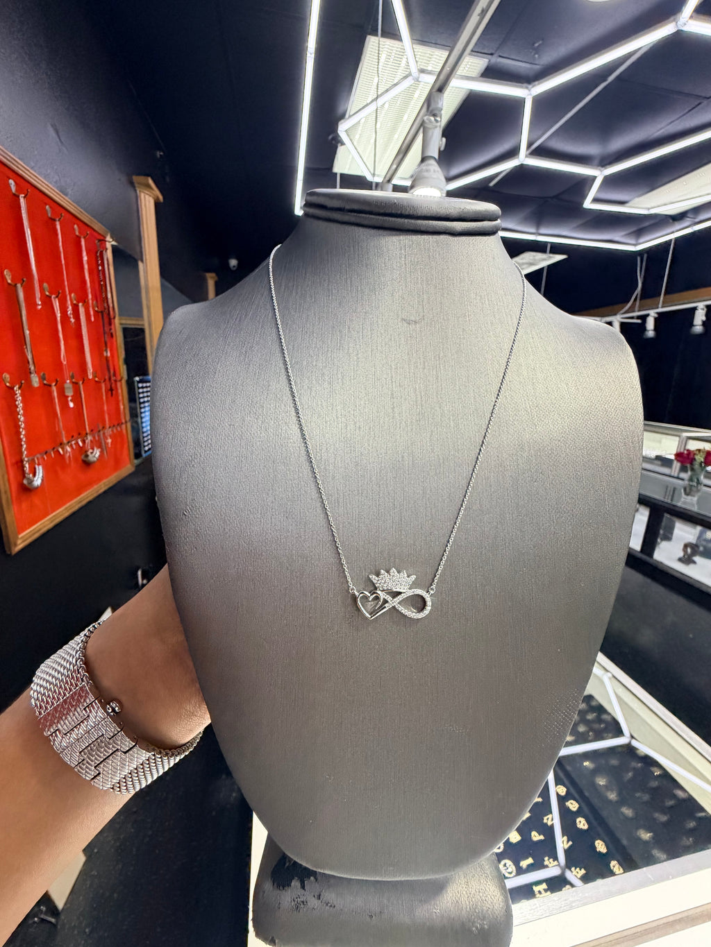 Infinite Crown Diamond Pendant