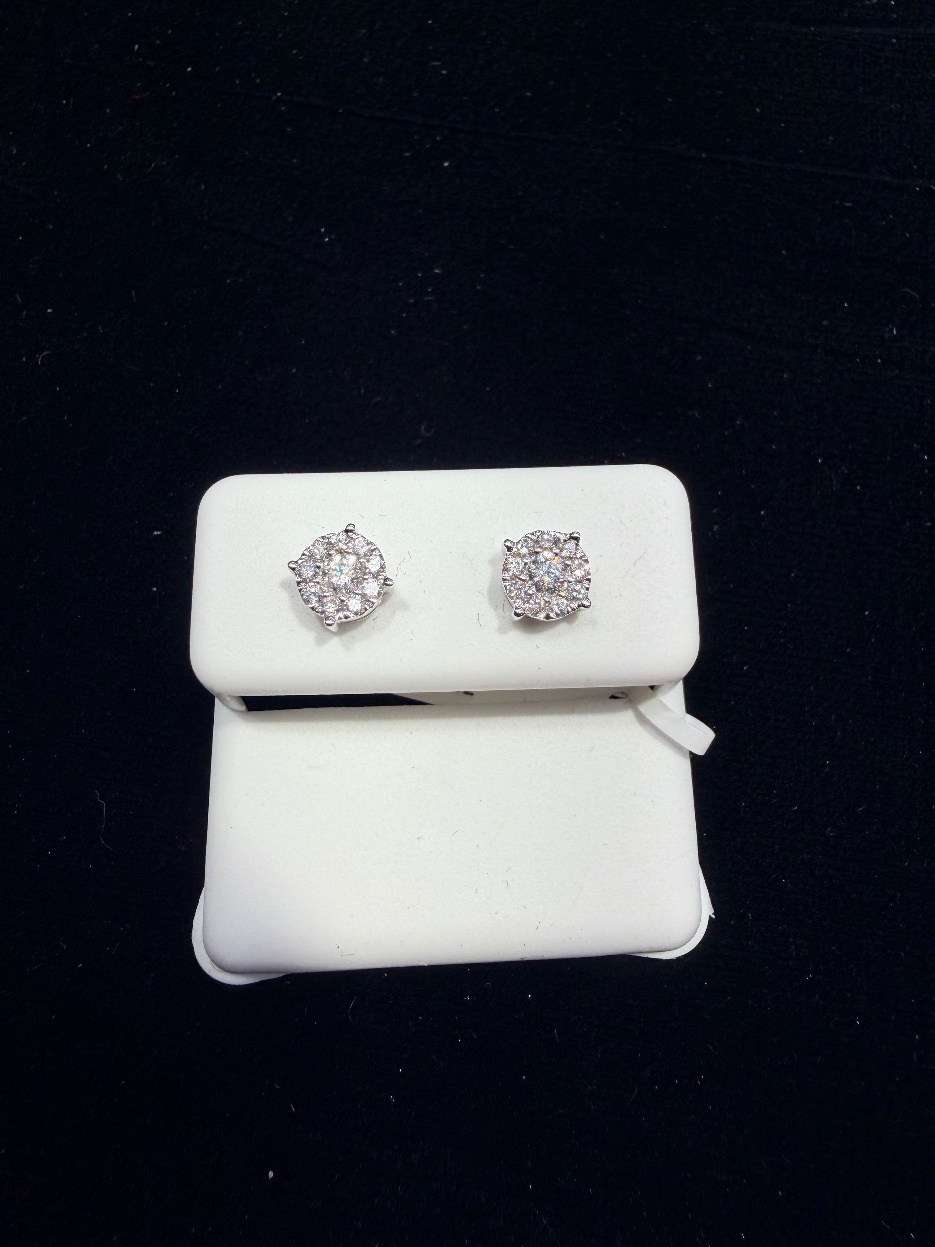 Center Solitaire Diamond Earring