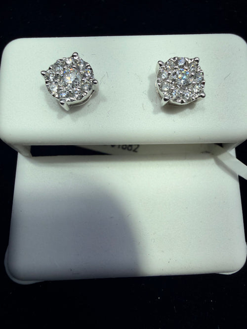 Center Solitaire Diamond Earring