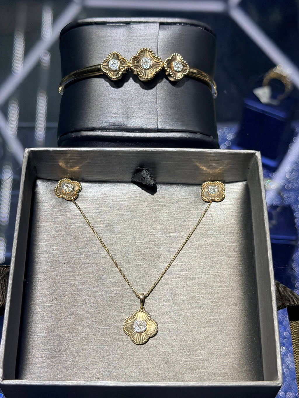 Van Cleef Gold Set