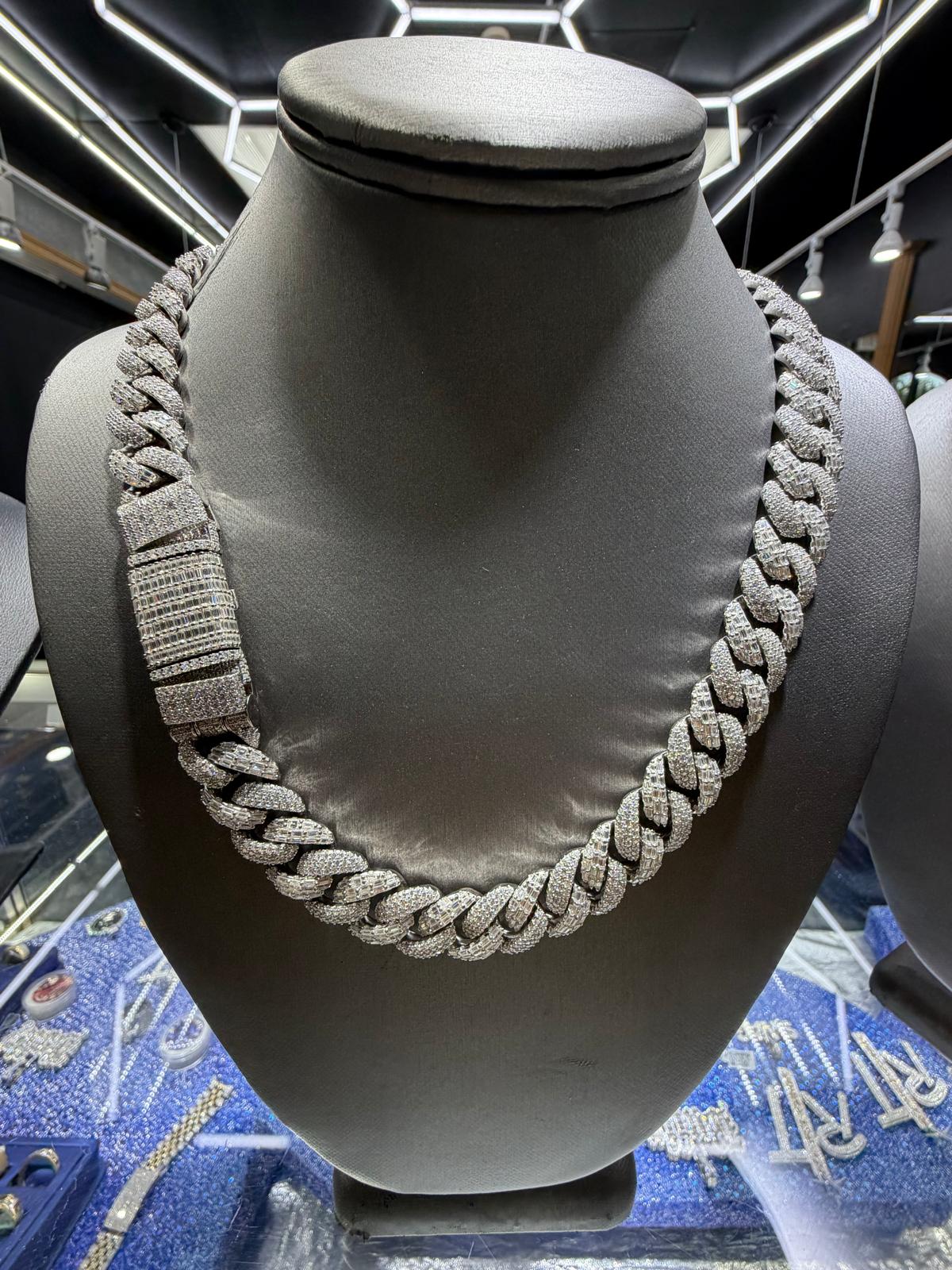 Big Cuban Link Moissanite